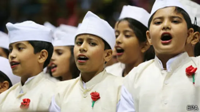 नेहरू 125वीं साहगिरह बच्चे