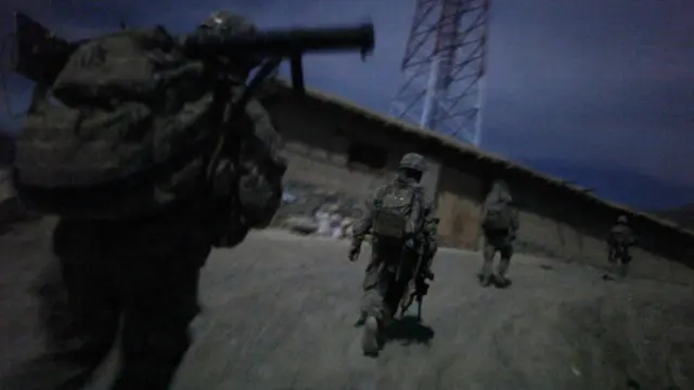 افغانستان کې د نړیوالو ځواکونو له خوا د شپې له خوا د پوځي عملیاتو د بندېدو غوښتنې وروسته له هغه ډېرې شوې چې دغو عملیاتو کې ملکي خلکو ته مرګ وژبله واوښته.