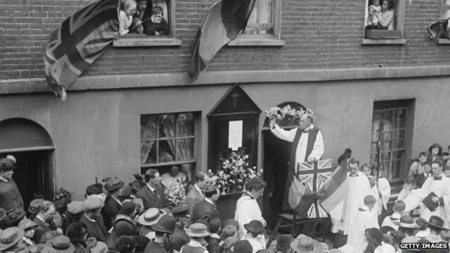 После Первой мировой по всей стране появились мемориальные доски и памятники погибшим