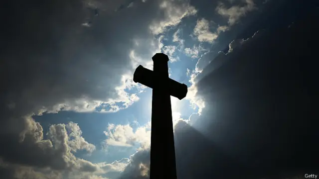 Жертвенный Крест на валлийском военном кладбище в Ипре, Бельгия