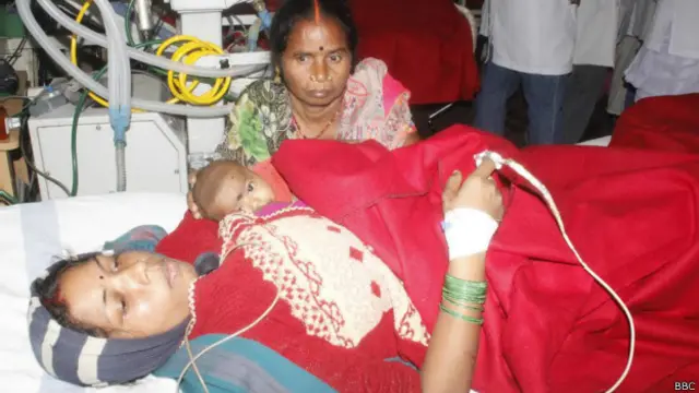 अस्पताल में भर्ती महिला