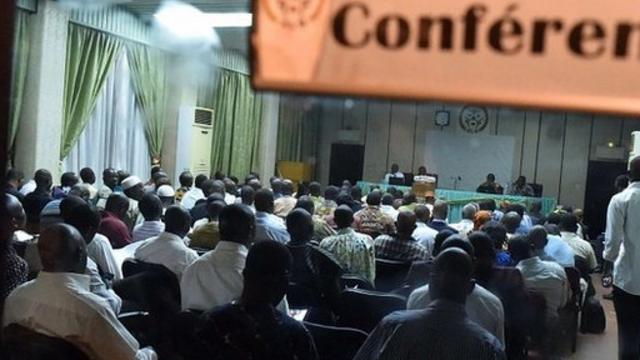 La charte pour une transition civile a été adoptée à l'unanimité à Ouagadougou.