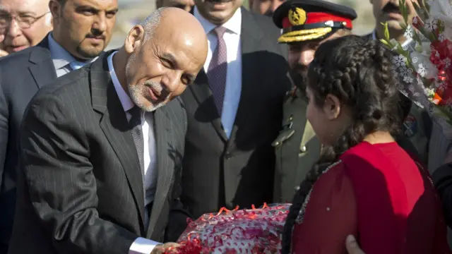 ښاغلی غني به په دغه سفر کې له یو شمېر افغان او پاکستاني سوداګرو سره هم وګوري