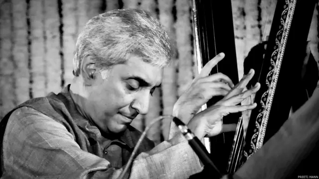 मधुप मुद्गल 