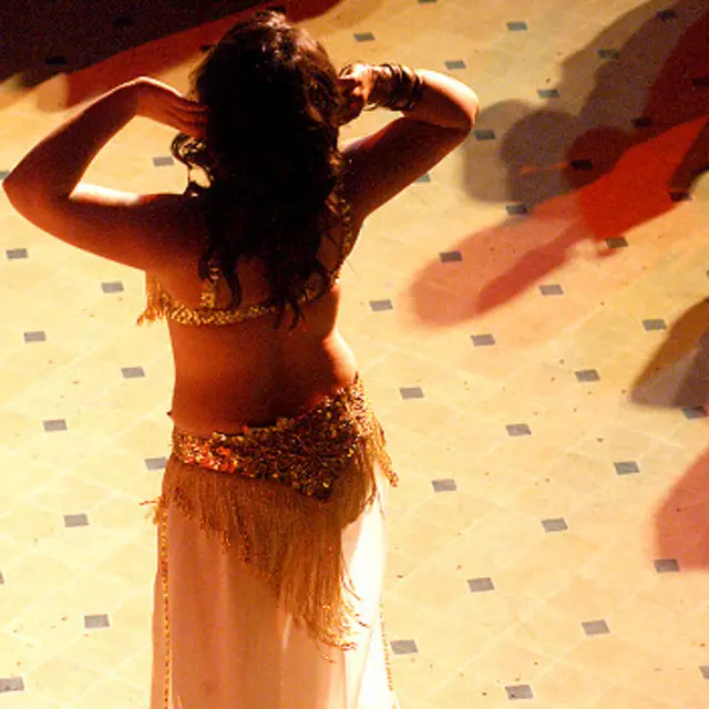 میرے طلبہ میں 40 اور 50 کے پیٹے میں عورتیں ہیں جو تفریح اور زندگی میں کچھ نیا پانے کی تلاش میں آتی ہیں۔