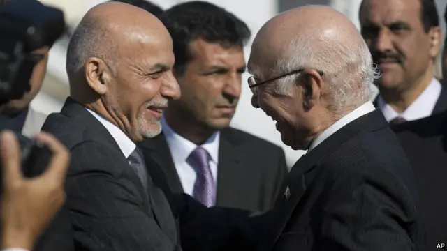 30 رکنی وفد کے ہمرا افغان صدر دو روزہ دورے پر اسلام آباد پہنچے ہیں