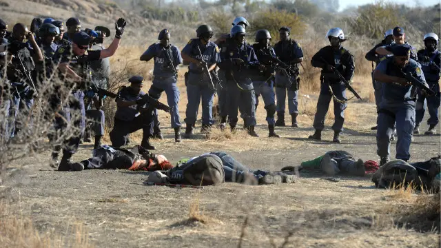 الشرطة خططت لتطويق المضربين بالأسلاك الشائكة وتجريدهم من الأسلحة. 