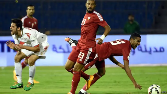 تعادل منتخبا الامارات وعمان بدون اهداف