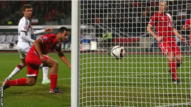 جرمنی کی جانب سے تھامس مولر نے دو گول کیے