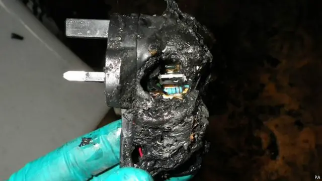 يُنصح مستخدمو السجائر بعدم استخدام أجهزة شحن أقل تكلفة أو ذات علامات تجارية غير معروفة