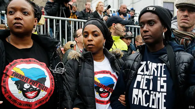 Demonstran anti-Piet Hitam menganggap tokoh itu ialah cerminan perilaku rasisme.