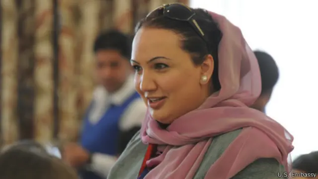 پخپله د دغه کمیسیون مشره شکریه بارکزۍ وايي، هغه د سیاسي جوړجاړیو پربنسټ دغې څوکۍ ته نه ده ګومارل شوې، بلکې د هغې په وینا که افغان سیاستوال باید په نظام کې د سلیقوي چال چلند پر ځای اصلاحاتو راوستو ته ژمن وي.