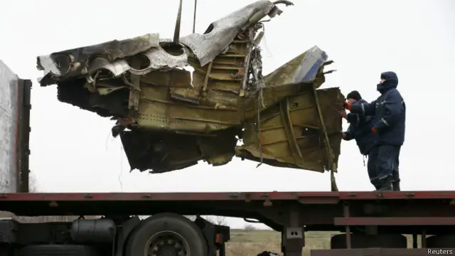 збір уламків mh17