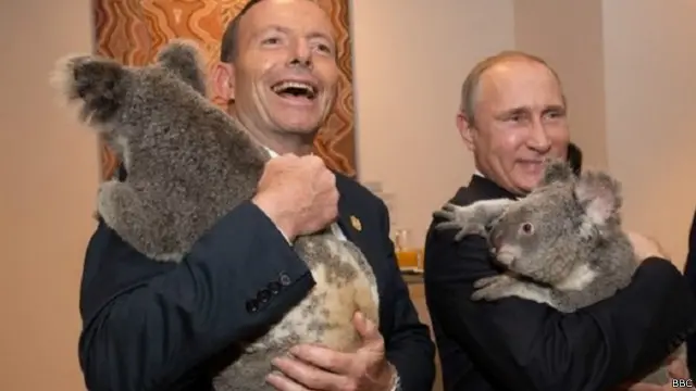 حمل زعماء دول المجموعة حيوان الكوالا الشهير في أستراليا