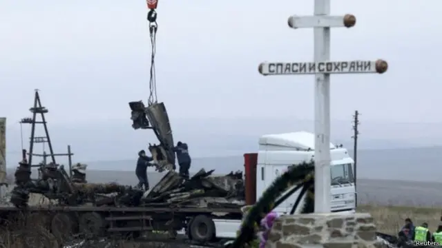 يعتزم المحققون إعادة بناء جزء من الطائرة