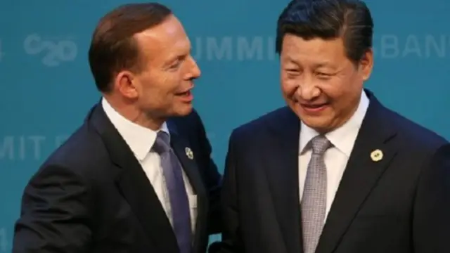 سيوقع الاتفاق رئيس الوزراء الاسترالي توني ابوت والرئيس الصيني تشي جينبينغ في كانبيرا