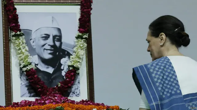 सोनिया गांधी और नेहरू