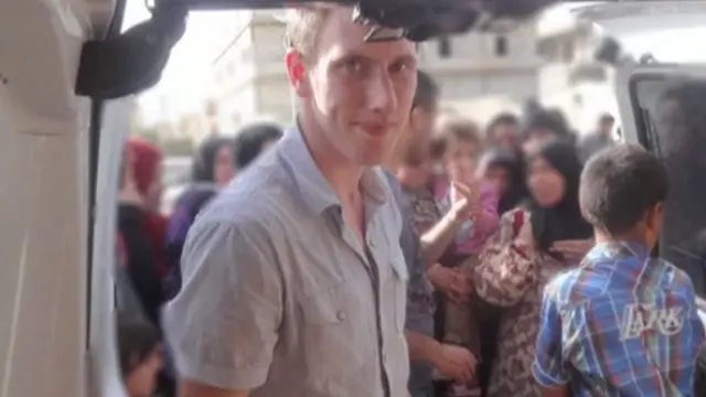 في حادثة منفصلة جرى ذبح عامل الإغاثة الأمريكي المختطف بيتر كاسيغ