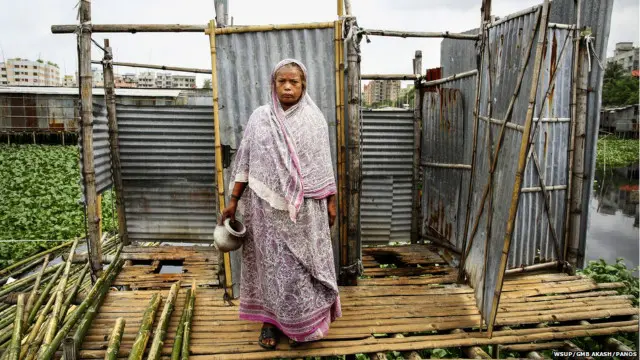 بھارت کی نصف آبادی کو بیت الخلا کی سہولیات میسر نہیں