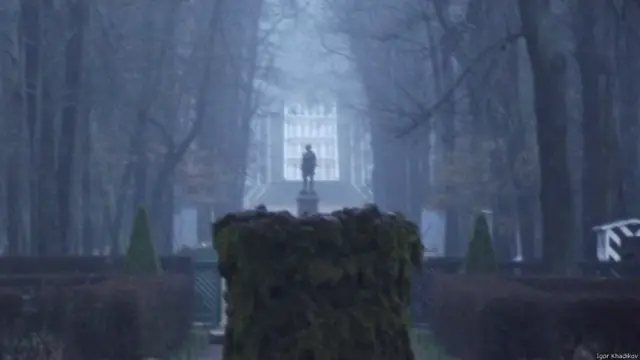 Туман в Петергофе осенью.