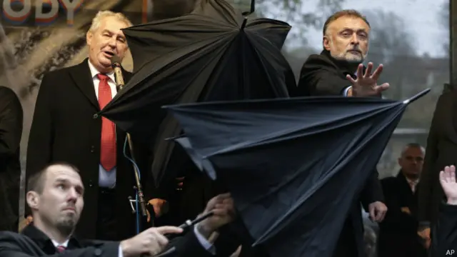 Милош Земан на церемонии открытия мемориальной доски