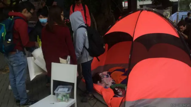 参与占路的示威人士已周二上午开始收拾帐篷