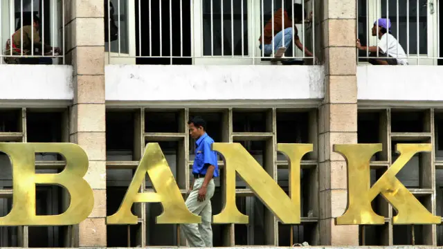 Pada penutupan perdagangan Jumat (24/06) sore, IHSG sempat melemah 39,74 poin atau 0,82% ke level 4.834,5. Adapun kurs rupiah melemah 1,08% ke posisi Rp13.391 per dolar AS.