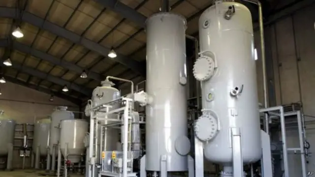 إيران يجب أن تخفض أجهزة الطرد المركزي ومخزون اليورانيوم المخصب إلى المستوى الذي يضمن أنها ستحتاج ما بين ستة أشهر وعام للحصول القنبلة النووية