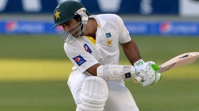 پاکستانی اوپنروں نے نیوزی لینڈ کے فاسٹ بولروں کو اطمینان سے کھیلا لیکن اپنی وکٹیں سپنروں کو تھما گئے