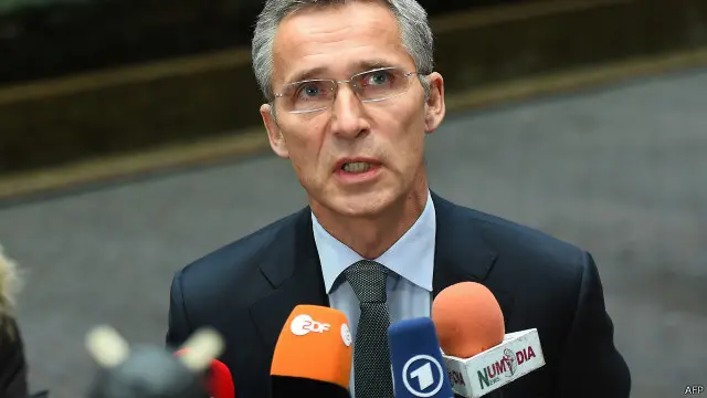 أمين عام حلف شمال الأطلسي ينس ستولتنبرغ عقد مؤتمرا صحفيا قبل انضمامه لاجتماع وزراء دفاع الاتحاد الأوروبي.