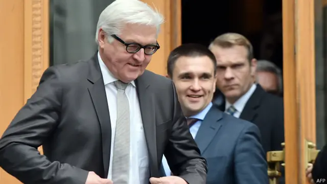 Главы МИД Германии и Украины Франк-Вальтер Штайнмайер и Павел Климкин
