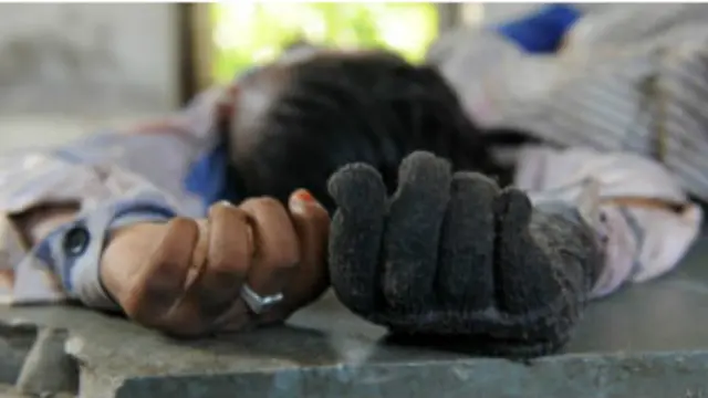 په عمومي ډول دغسې پېښو کې د سخت دریځو ډلو سره د تړلو جنګیالیو مړي موندل شوي.