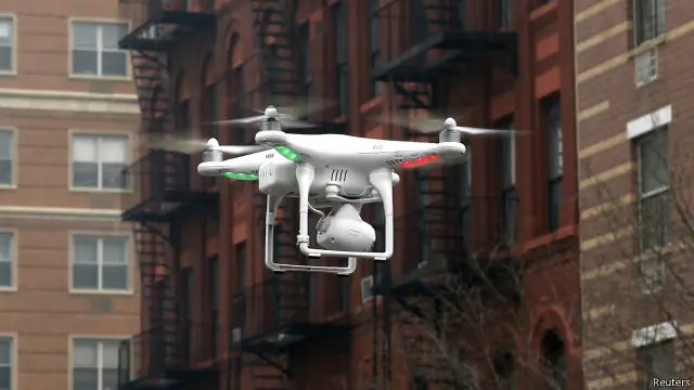 تختلف القواعد الخاصة بالطائرات بدون طيار من بلد إلى بلد.