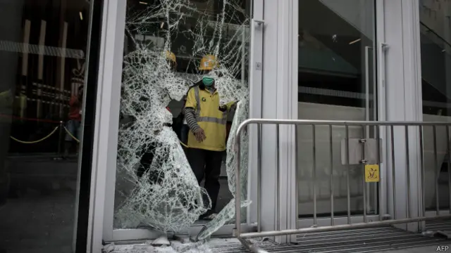 Destrozos en Hong Kong