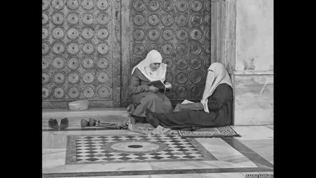 "Мир у свода", Насира Касмани