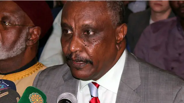 يترأس ياسر عرمان وفد الحركة المفاوض مع الحكومة السودانية في اديس أبابا