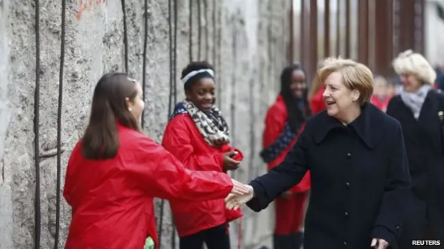 شاركت ميركل في احتفالات بمناسبة سقوط جدار برلين في 9 نوفمبر/تشرين الثاني