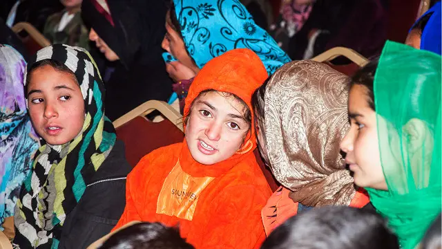 په ګرده نړۍ کې تربل هر څه د ماشومانو روزنې او زده کړو ته لومړیتوب ورکول کېږي.