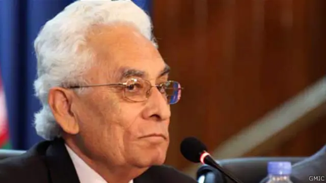 آقای عثمانی گفت که نیمی از داروهای وارداتی به صورت قاچاقی وارد کشور می شوند