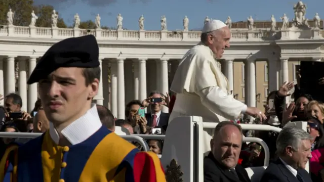 ’اہم بات یہ ہے کہ ویٹیکن دیوالیہ نہیں ہو رہا۔ پینشن فنڈز کے علاوہ بھی ہولی سیز کے پاس کافی اثاثے اور سرمایہ کاری ہے‘