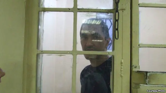 Тергов давомида Ҳамидқориевнинг етти тишини тўкиб солишган, икки қовурғаси синдирилган.