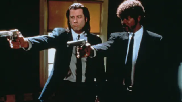 维嘉和温非尔德在影片中的宽大西装