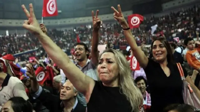 لا يملك حزب نداء تونس تفويضا كافيا للحكم بمفرده، لكن أنصاره يأملون في أن يفوز مرشحهم بمنصب الرئيس.