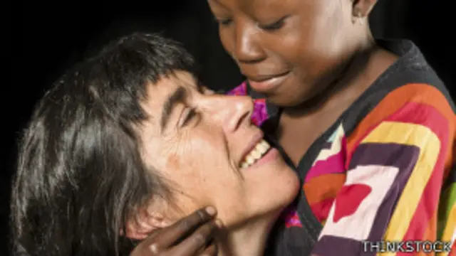 Madre e hija adoptada