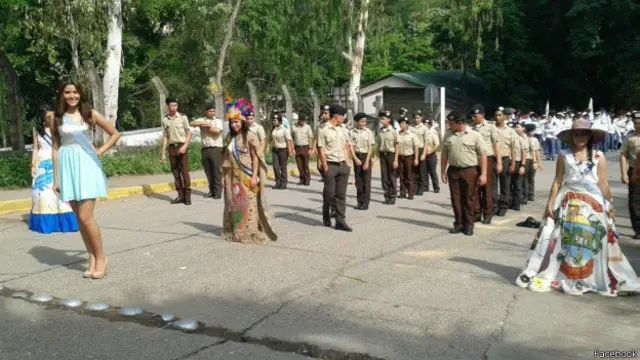 El perfil en Facebook del centro en el que estudiaba Alvarado la encabeza una imagen de la que fuera Miss Honduras Mundo.