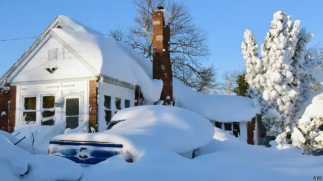 امریکہ بھر میں سنیچر سے اب تک طوفان کی وجہ سے 20 افراد ہلاک ہو چکے ہیں