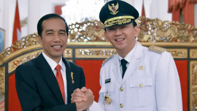 在印尼总统佐科·维多多的见证下，印尼雅加达省（雅京省）首位华裔省长钟万学宣誓就职。