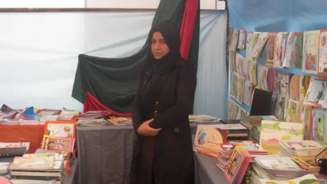 ویل کیږي په دې نندارتون کې ایښودل شوي ۳۰ سلنه کتابونه د افغانستان او پاتې د ایران او پاکستان چاپ دي.