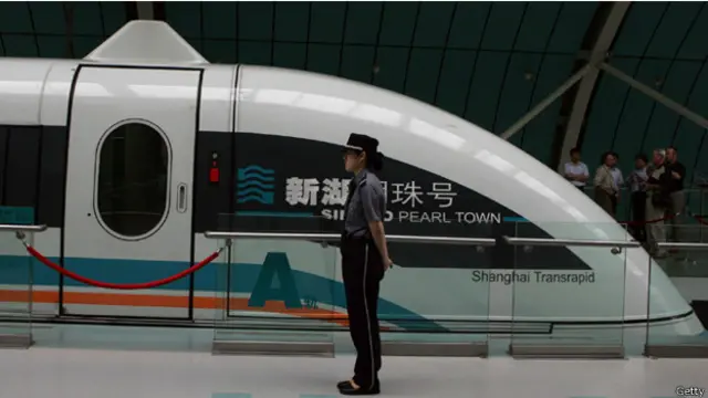 قال مدير عام CRCC مينغ فينغتشاو إن المشروع النيجيري سيعتمد المعايير التقنية الصينية