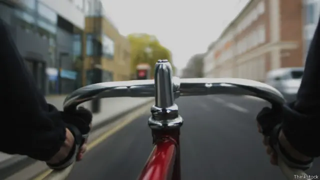 Cada año aumenta el número de personas que van al trabajo en bicicleta.